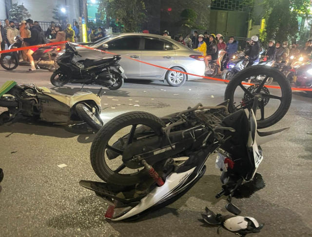 Tai nạn trên phố Hà Nội khiến một người tử vong - Ảnh 2.