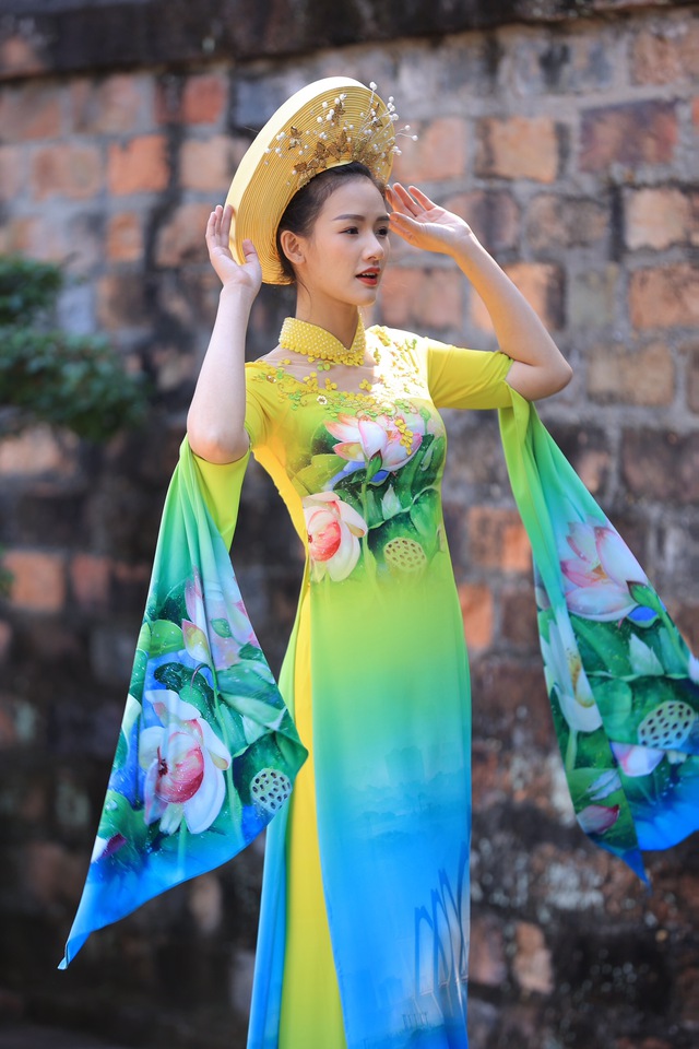 NTK Lanise mang BST Di sản Hà Nội trình diễn show Tinh hoa áo dài Việt của Đỗ Trịnh Hoài Nam 
 - Ảnh 9.