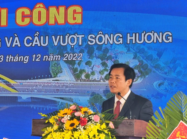 Thừa Thiên Huế khởi công Dự án đường Nguyễn Hoàng, Cầu vượt sông Hương hơn 2.000 tỷ đồng - Ảnh 1.