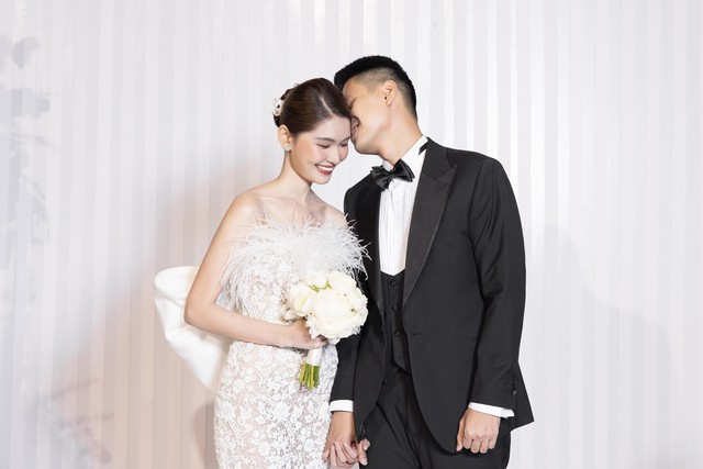 Khung cảnh ngọt ngào tại tiệc cưới của Á hậu Thùy Dung và chồng doanh nhân - Ảnh 4.