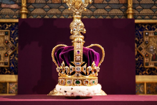 Điều ít biết về nghi lễ đăng quang của Vua Charles III - Ảnh 3.