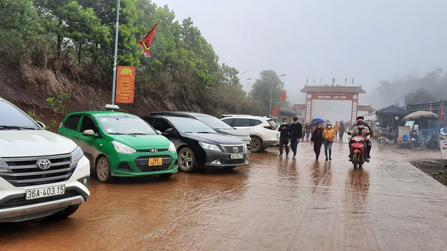 Bãi đậu, đỗ xe Khu tại di tích Lịch sử - Văn hóa Quốc gia đền Nưa - Am Tiên quá tải - Ảnh 4.