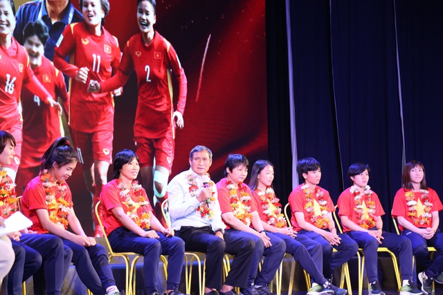 Đội tuyển bóng đá nữ Việt Nam xúc động kể về 'giấc mơ World Cup' - Ảnh 3.