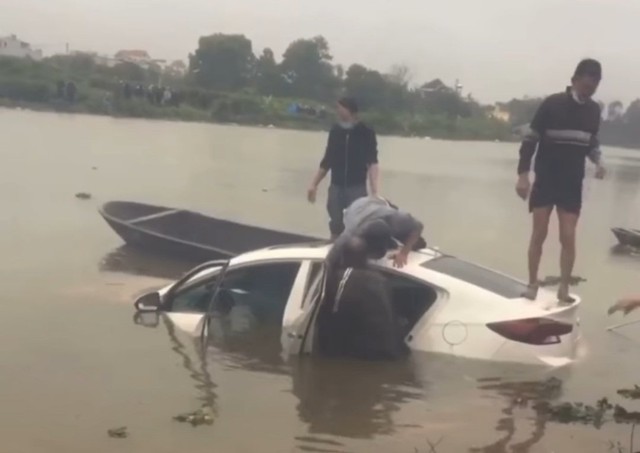 Xác định nguyên nhân nam thanh niên Thái Bình tử vong trong xe ô tô dưới sông  - Ảnh 1.