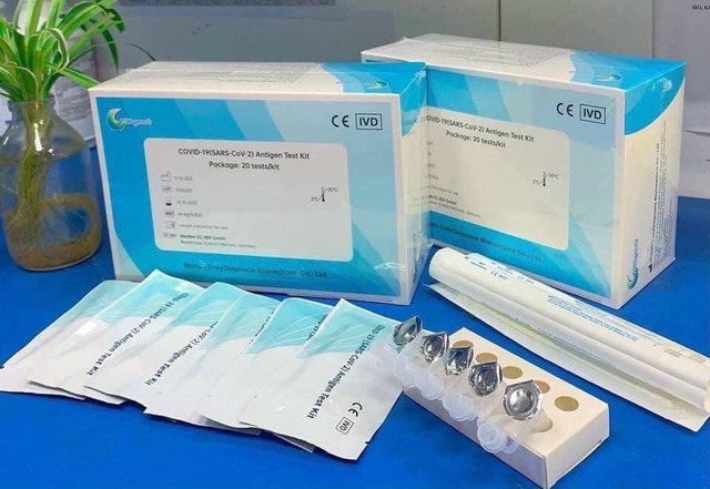 Thị trường kit test bất ngờ hạ giá giữa ‘đỉnh’ dịch, dân buôn ôm hàng ‘méo mặt’ vì lỗ - Ảnh 2.