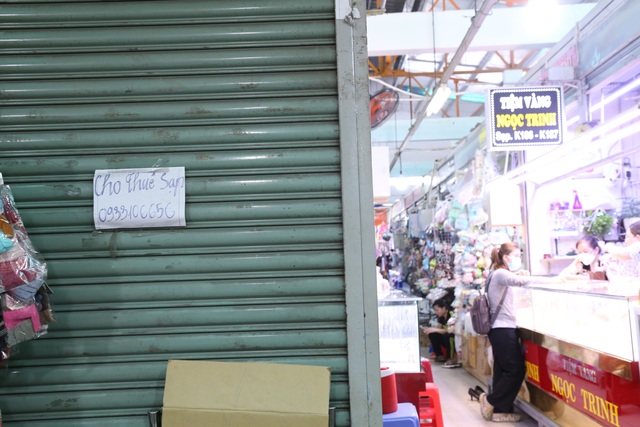 Chợ truyền thống tại TP HCM sau dịch: Người bỏ sạp vì lỗ, người buôn bán cầm chừng - Ảnh 8.