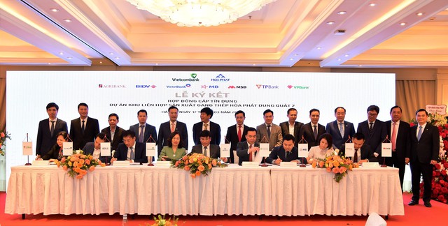 Lễ ký kết Hợp đồng cấp tín dụng 35 nghìn tỷ đồng cho Dự án Khu liên hợp sản xuất gang thép Hòa Phát Dung Quất 2 do Vietcombank là ngân hàng đầu mối thu xếp - Ảnh 1.