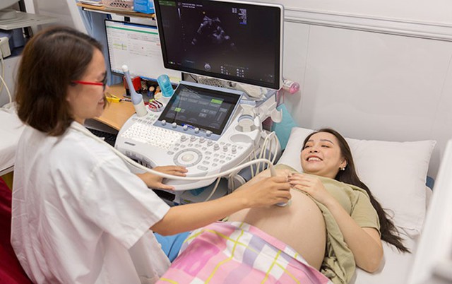 Mẹ bầu thông thái với thai kỳ an toàn không ngại COVID-19 nhờ công nghệ - Ảnh 1.