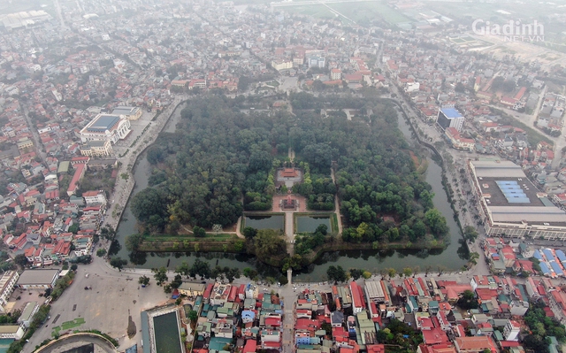 Đẹp ngỡ ngàng tuyến phố đi bộ mới của Hà Nội bao quanh Thành cổ gần 200 tuổi  - Ảnh 2.