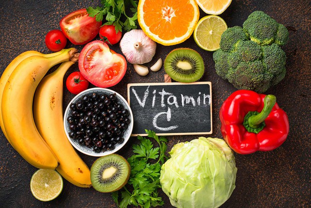 Bổ sung vitamin C tăng đề kháng tuyệt đối tránh thời điểm này vì rất hại sức khỏe - Ảnh 2.