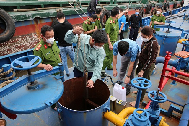 Nghệ An: Phát hiện 1 triệu lít xăng dầu không rõ nguồn gốc   - Ảnh 1.