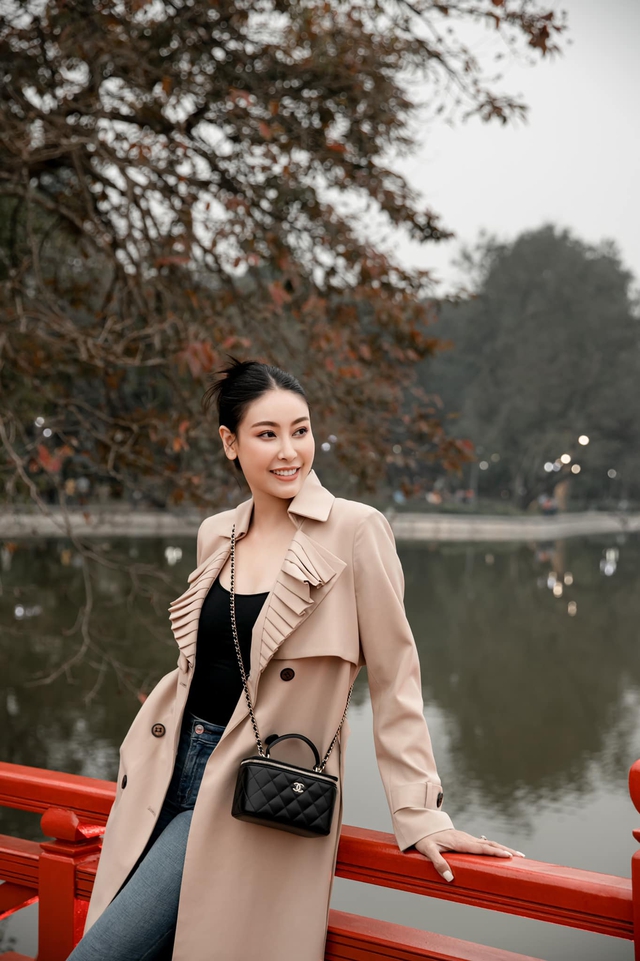 Hoa hậu Hà Kiều Oanh thăm thắng cảnh Hà Nội - Ảnh 3.