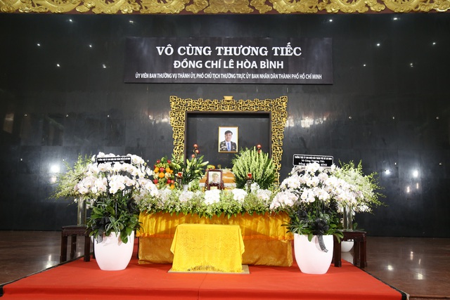 Lễ viếng Phó chủ tịch UBND TP HCM Lê Hòa Bình - Ảnh 1.