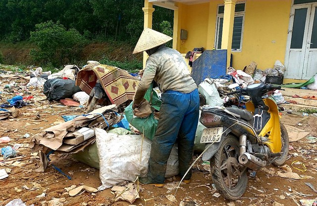 Ngày quốc tế phụ nữ và chuyện về những phận đời mưu sinh nhờ bãi rác - Ảnh 4.