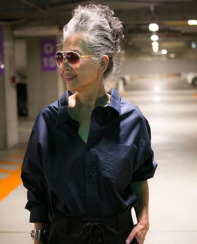 Học tập cụ bà 70 tuổi với gu thời trang “cực chất” chứng minh thời trang không phân biệt tuổi tác - Ảnh 8.