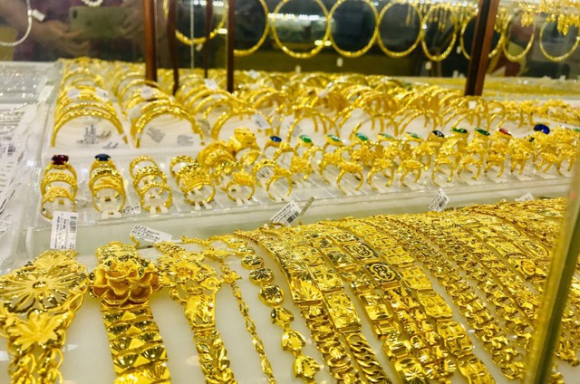 Giá vàng hôm nay tăng ồ ạt, vàng vẫn là một kênh đầu tư an toàn  - Ảnh 1.
