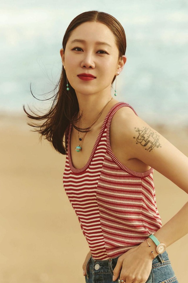 Gong Hyo Jin - phù dâu may mắn: Ngoài 40 tuổi vẫn cực trẻ đẹp nhờ skinkcare bằng 1 chiếc thìa - Ảnh 6.