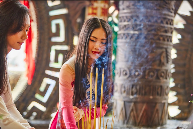 Top 70 Hoa hậu Hoàn vũ Việt Nam 2022 diện áo dài dâng hương vua Hùng  - Ảnh 2.