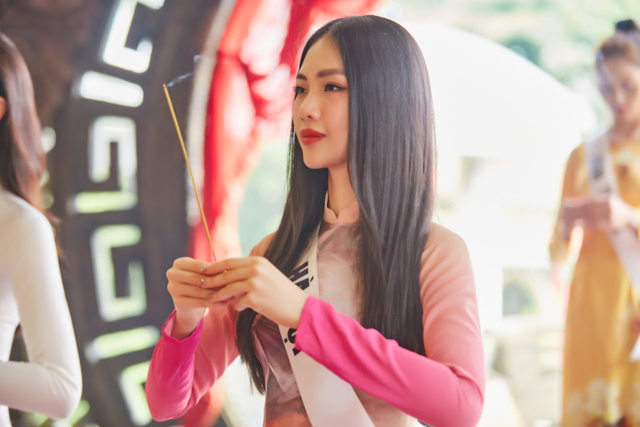 Top 70 Hoa hậu Hoàn vũ Việt Nam 2022 diện áo dài dâng hương vua Hùng  - Ảnh 4.
