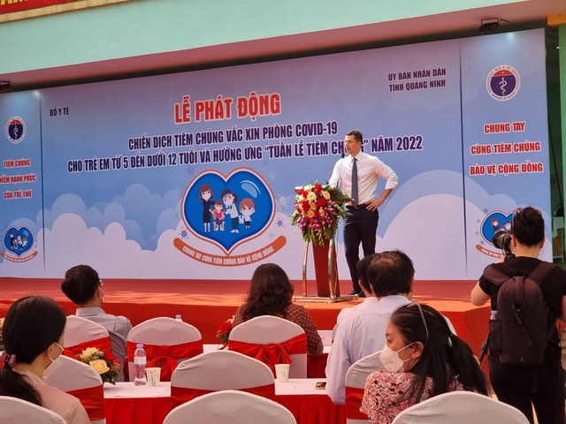 Ngày đầu Quảng Ninh triển khai tiêm vaccine phòng COVID-19 cho trẻ từ 5- dưới 12 tuổi - Ảnh 1.