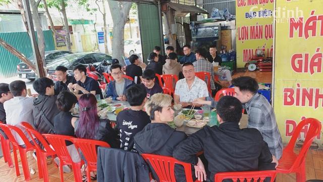 Đón gần 200 khách mỗi ngày sau dịch COVID-19, nhiều chủ quán ăn 'vui như Tết' vì 'được' bận rộn - Ảnh 4.