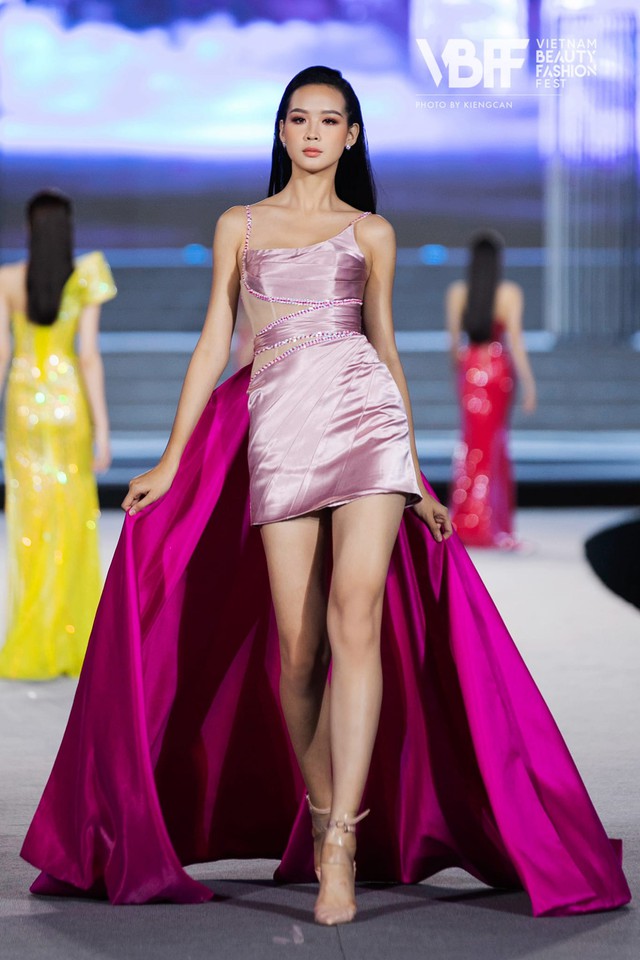 Người đẹp cao 1m85 - thí sinh đầu tiên vào Top 20 Miss World Vietnam 2022 là ai? - Ảnh 3.