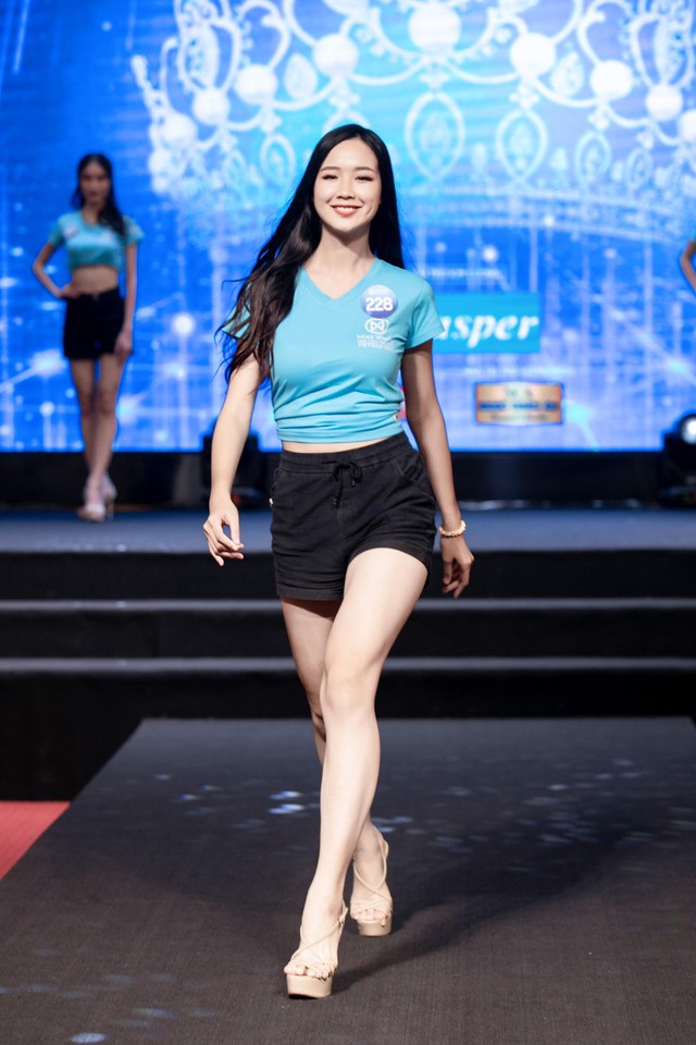 Người đẹp cao 1m85 - thí sinh đầu tiên vào Top 20 Miss World Vietnam 2022 là ai? - Ảnh 9.