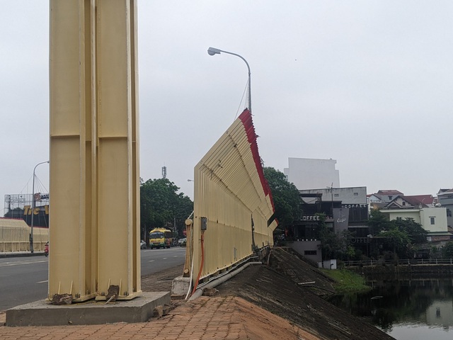 Cận cảnh “cây cầu bị chê xấu” vì lối trang trí giống “hàng rào nhà tù” ở Quảng Trị - Ảnh 5.