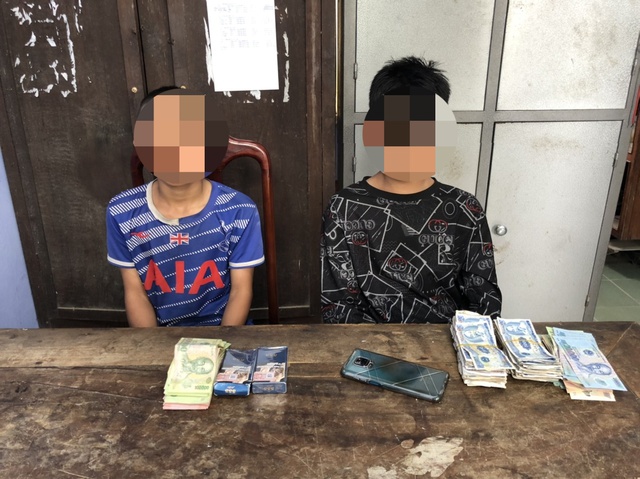 2 'đạo chích' trộm tài sản ở Hà Tĩnh, bị bắt khi đang trên xe trốn vào Nam  - Ảnh 1.