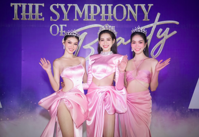 Thảm đỏ Chung khảo Miss World Vietnam 2022: Hai nàng hậu họ Đỗ diện đầm cut-out khoe body 'hút mắt' - Ảnh 6.