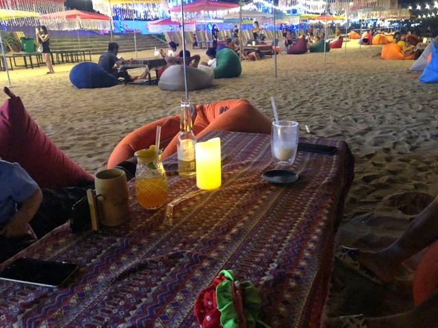 Đẹp mắt những &quot;quầy bar&quot; trên bãi biển Hà Tĩnh - Ảnh 10.