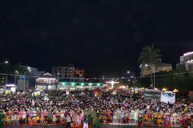 Thanh Hoá: Lễ hội du lịch biển Hải Tiến thu hút hàng nghìn du khách tham dự - Ảnh 5.
