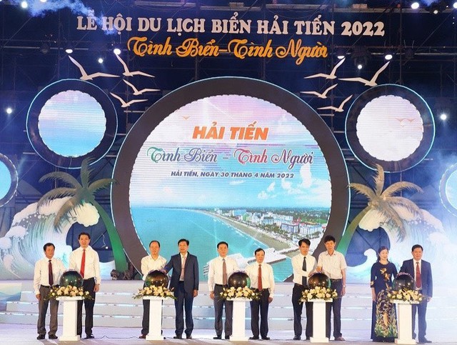 Thanh Hoá: Lễ hội du lịch biển Hải Tiến thu hút hàng nghìn du khách tham dự - Ảnh 3.