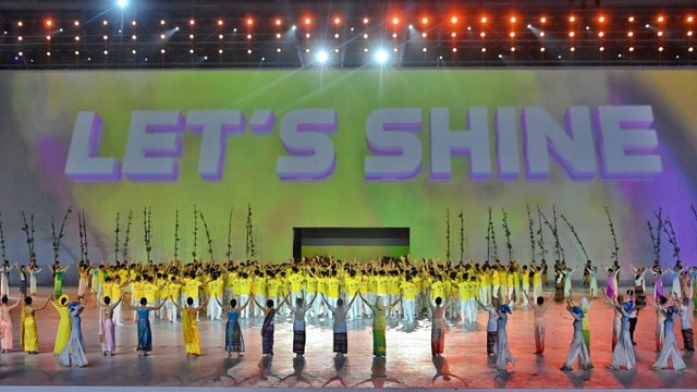 TRỰC TIẾP Lễ khai mạc SEA Games 31: Vì một Đông Nam Á mạnh mẽ hơn - Ảnh 2.