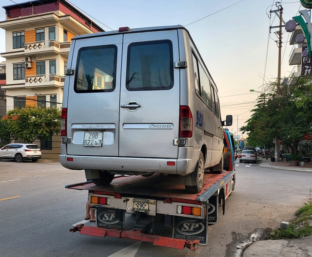 Đã tìm ra xe ô tô gây tai nạn bỏ chạy làm nữ công nhân môi trường tử vong - Ảnh 2.