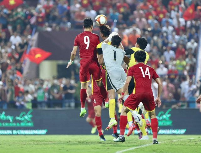 Vỡ oà cảm xúc thắng trận nghẹt thở, U23 Việt Nam quyết đấu U23 Thái Lan ở chung kết - Ảnh 5.