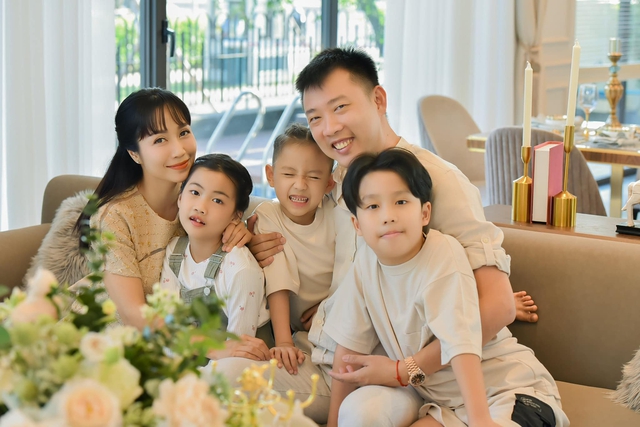 Cô gái được Trường Giang theo đuổi 14 năm giờ làm mẹ 3 con, sống giàu sang - Ảnh 15.