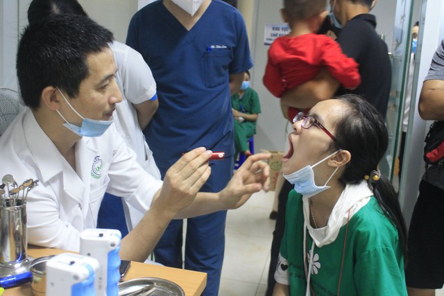 Phẫu thuật miễn phí cho trẻ mắc dị tật khe hở môi, vòm miệng - Ảnh 4.