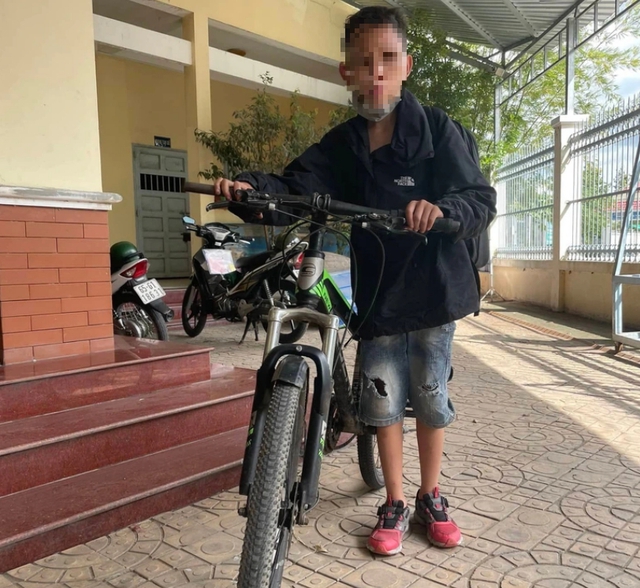 Bé trai Sài Gòn đạp xe vượt 200km thăm bạn gái quen qua mạng: Một thử thách không hề nhỏ so với tuổi 13 - Ảnh 2.