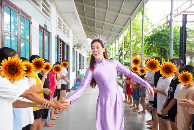 Hoa hậu Khánh Vân thực hiện lời hứa đặc biệt dành tặng các em nhỏ OBV nhân 1/6 - Ảnh 2.