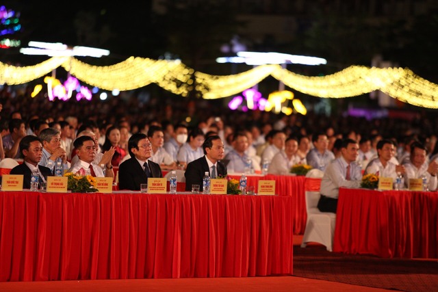 Thủ tướng dự lễ Kỷ niệm 65 năm Ngày Bác Hồ về thăm Hà Tĩnh - Ảnh 3.