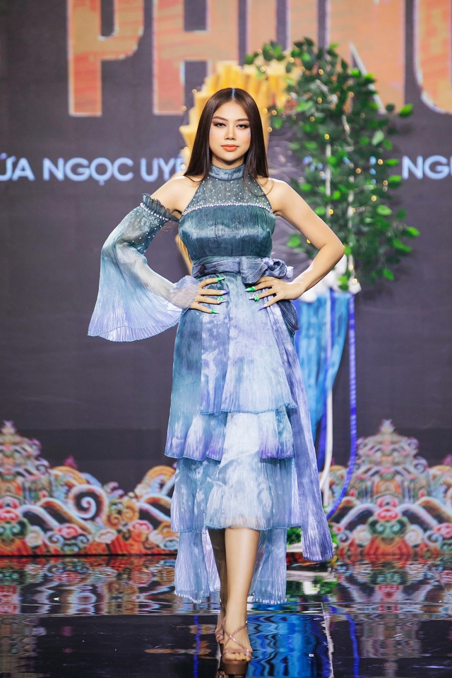 Top những trang phục dân tộc bị chê tơi tả tại Hoa hậu Hoàn vũ Việt Nam 2022 - Ảnh 7.