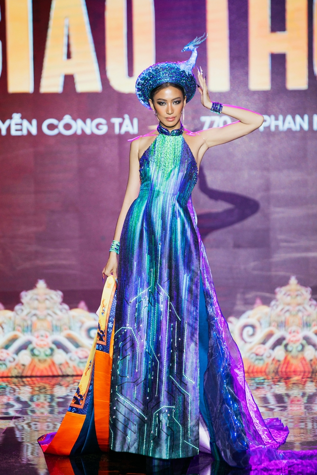 Top những trang phục dân tộc bị chê tơi tả tại Hoa hậu Hoàn vũ Việt Nam 2022 - Ảnh 6.