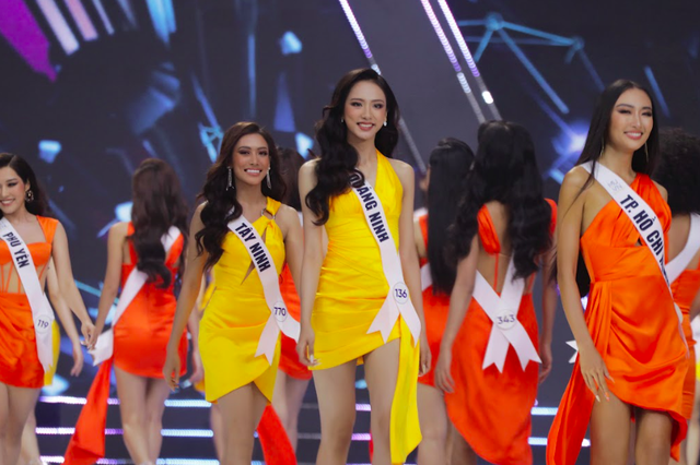 Top 41 Hoa hậu Hoàn vũ Việt Nam 2022 'đốt cháy' sân khấu với phần thi áo tắm - Ảnh 2.
