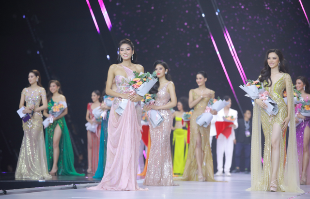 Cựu thí sinh Next Top Model và chị gái Nam Em giành 'cú đúp' đêm Bán kết Hoa hậu Hoàn vũ Việt Nam 2022 - Ảnh 9.