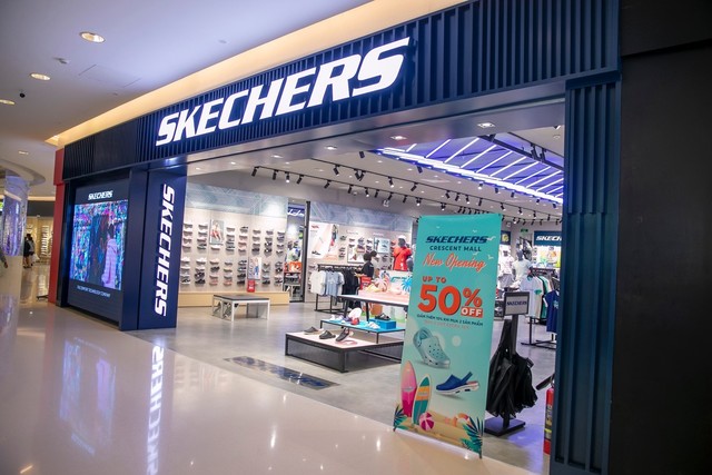 Skechers khai trương cửa hàng tại Crescent Mall, siêu sale hấp dẫn lên đến 50% - Ảnh 1.