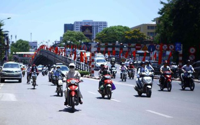 Nắng nóng quay lại, oi bức sẽ bao trùm Bắc Bộ và Trung Bộ trong bao nhiêu ngày? - Ảnh 1.