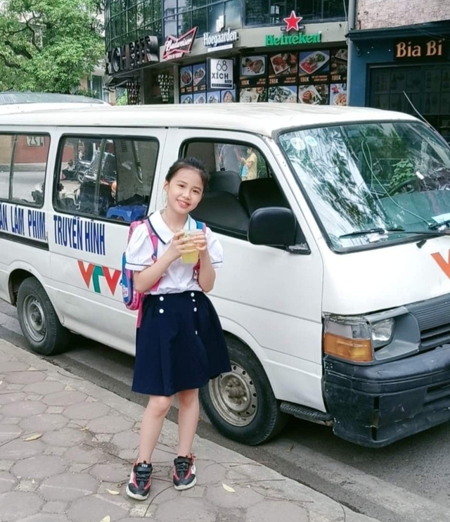 Sao nhí vũ trụ phim VTV: 'Biến hóa' phong cách của Bé Sam - 'Con gái' Hồng Đăng trong 'Thương ngày nắng về' - Ảnh 3.