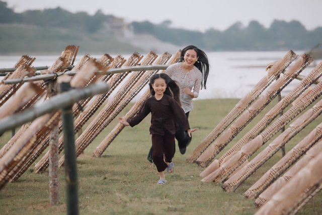 Sao Mai Huyền Trang đưa khán giả về miền ký ức với 4 MV  - Ảnh 4.