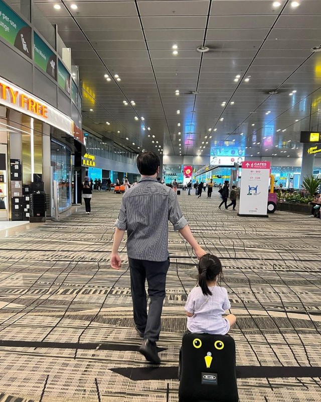 Vợ chồng Hoa hậu Đặng Thu Thảo đưa hai con du lịch nước ngoài, bé gái ấn tượng vì chân dài miên man - Ảnh 6.